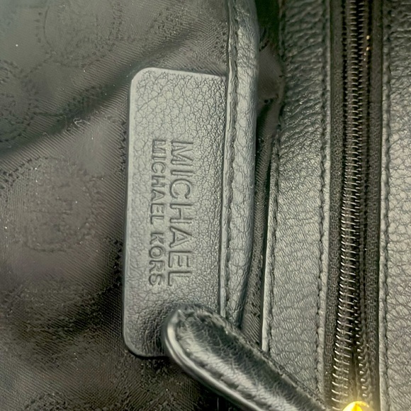 Michael Kors black bucket purse - Picture 4 of 5